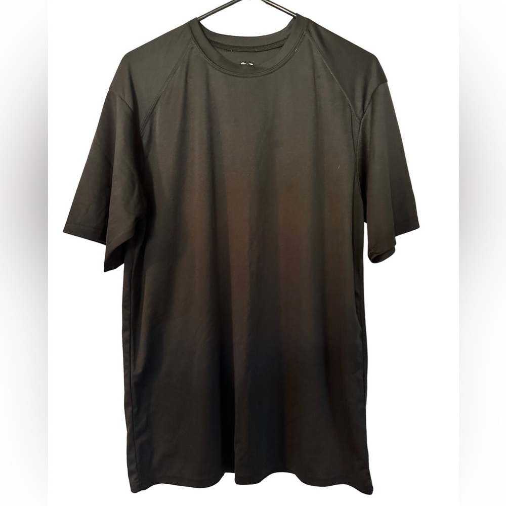 Black polyester exercise tee